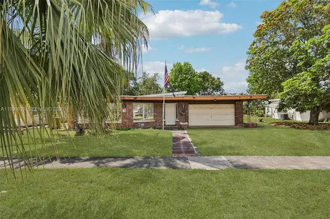 272 W 46th St, Hialeah, FL 33012