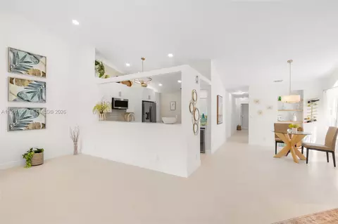 15465 Lake Magnolia Pl, Delray Beach, FL 33484