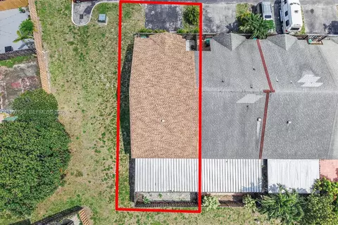 View/Area - 6723 NW 188th Ter, Hialeah, FL 33015 photo 1 of 5