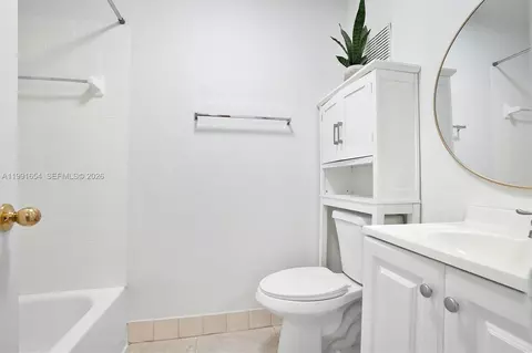 Bath - 6723 NW 188th Ter, Hialeah, FL 33015 photo 1 of 4