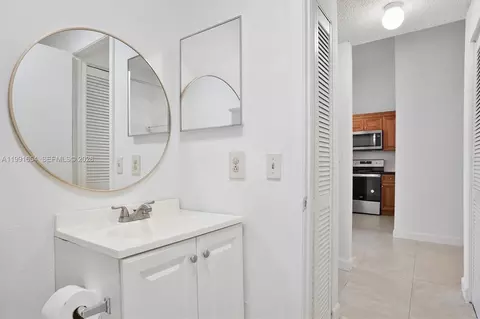 Bath - 6723 NW 188th Ter, Hialeah, FL 33015 photo 2 of 4