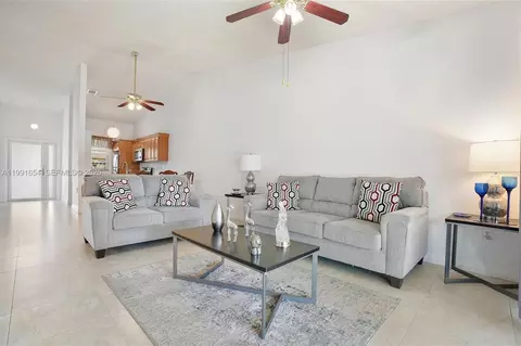 Living - 6723 NW 188th Ter, Hialeah, FL 33015 photo 2 of 2