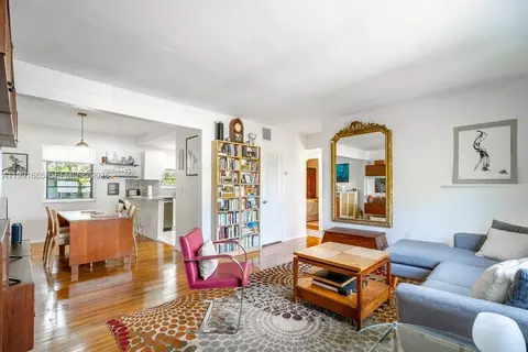 5565 SW 80th St #D, Miami, FL 33143