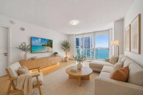 31 SE 5th St #2604, Miami, FL 33131