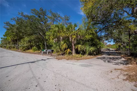 900 G Rd, La Belle, FL 33935 photo 2
