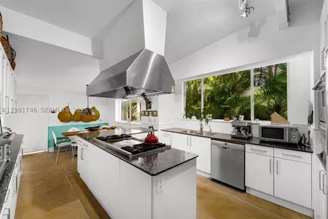346 Gulf Rd, Key Biscayne, FL 33149 photo 3