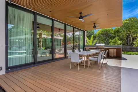 Exterior - 7901 SW 120th St, Pinecrest, FL 33156 photo 19 of 27