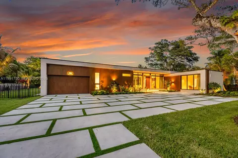 7901 SW 120th St, Pinecrest, FL 33156