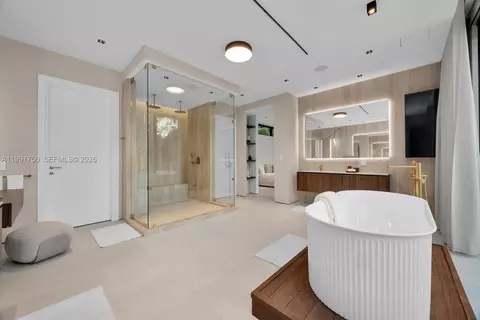 Bath - 7901 SW 120th St, Pinecrest, FL 33156 photo 5 of 12