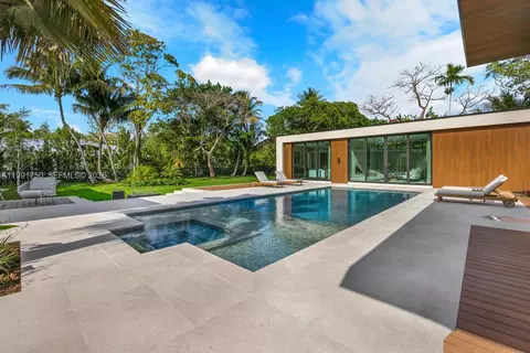 Exterior - 7901 SW 120th St, Pinecrest, FL 33156 photo 15 of 27