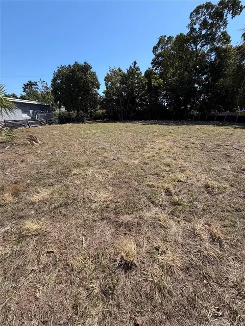 4240 NE 3rd Ave, Deerfield Beach, FL 33064