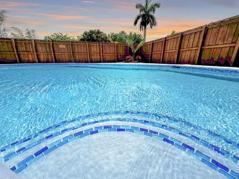 2101 N 56th Ave, Hollywood, FL 33021