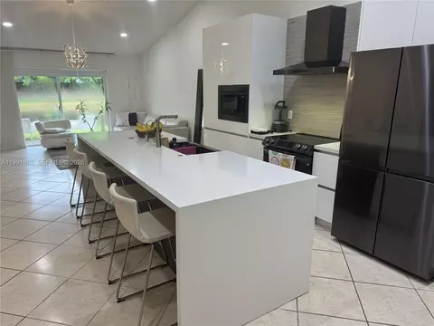 2002 Andromeda Ln, Weston, FL 33327