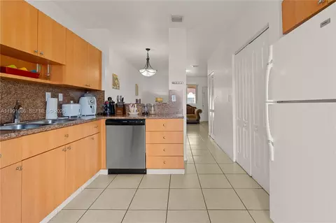 Kitchen - 317 E 3rd St #201, Hialeah, FL 33010 photo 4 of 4