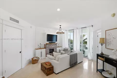 350 S Miami Ave #1205, Miami, FL 33130