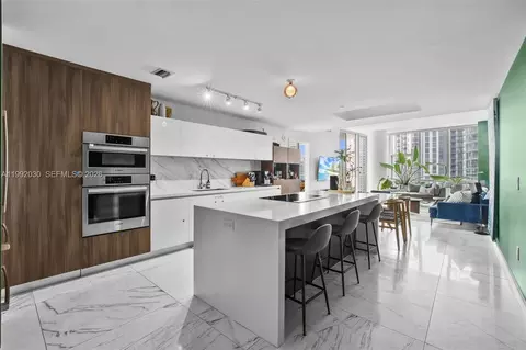 851 NE 1st Ave #3211, Miami, FL 33132