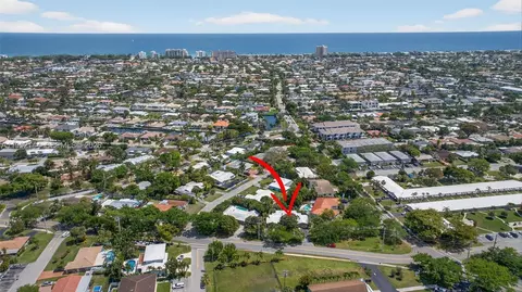 3900 NE 22nd Ave, Lighthouse Point, FL 33064