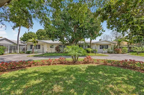 3900 NE 22nd Ave, Lighthouse Point, FL 33064