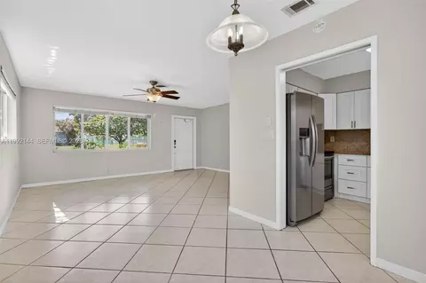 3900 NE 22nd Ave, Lighthouse Point, FL 33064