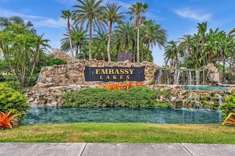 3423 Amsterdam Ave, Hollywood, FL 33026