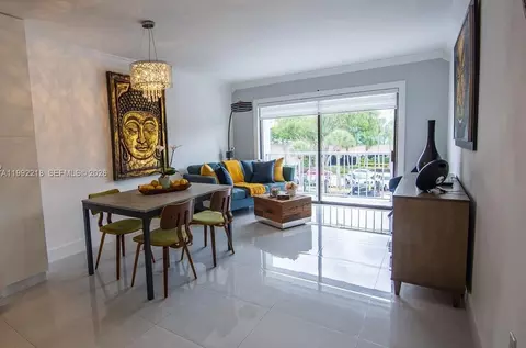 1650 NE 115th St #302, Miami, FL 33181