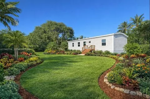 28177 Julia Ave, Little Torch Key, FL 33042