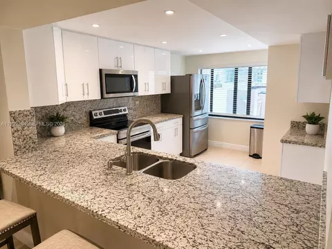 10060 NW 41st St #55-5, Doral, FL 33178