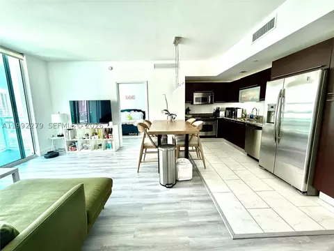 950 Brickell Bay Dr #2706, Miami, FL 33131