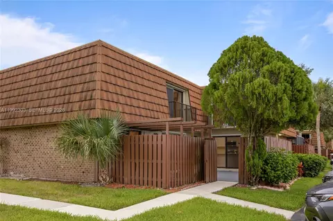 1170 SW 118th Ter, Davie, FL 33325