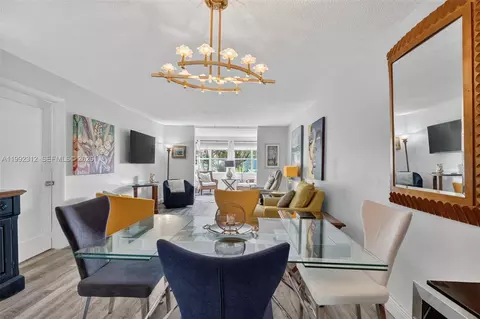 9821 Sunrise Lakes Blvd #107, Sunrise, FL 33322