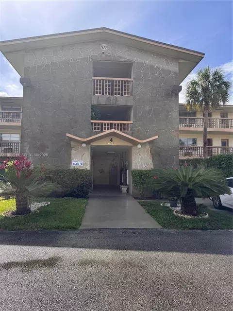 17090 NE 14th Ave #107, Miami, FL 33162