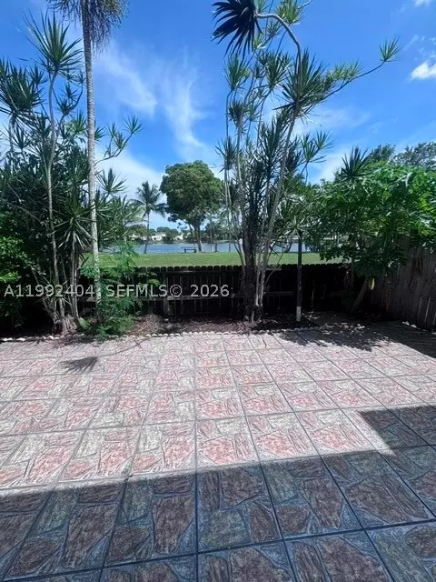 6713 SW 112th Ct, Miami, FL 33173