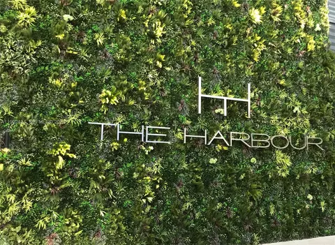 16385 Biscayne Blvd #2206, North Miami Beach, FL 33160