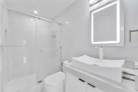 Bath - 875 E 8th St, Hialeah, FL 33010 photo 2 of 3