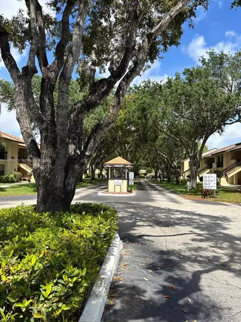 1969 SW 15th St #93, Deerfield Beach, FL 33442