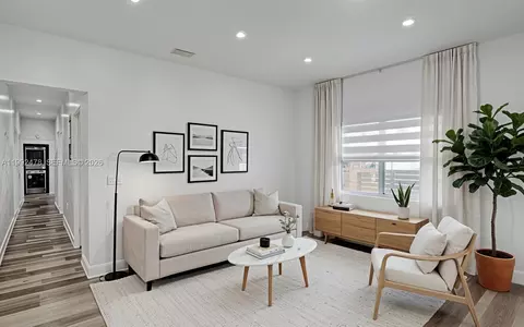 2135 SW 4th St, Miami, FL 33135