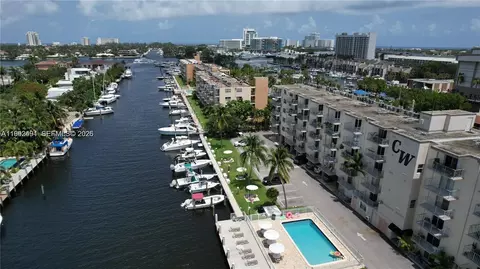 1731 SE 15th St #402, Fort Lauderdale, FL 33316