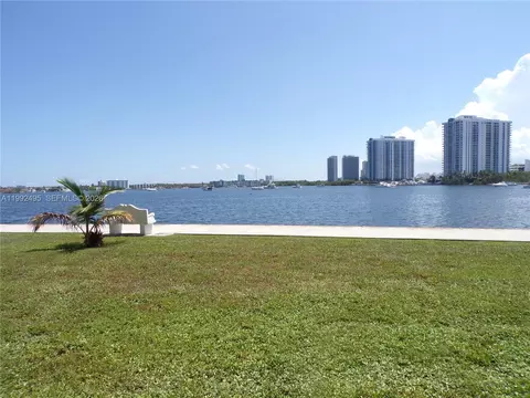 2920 Point East Dr #N111, Aventura, FL 33160