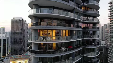 1000 Brickell Plz #3702, Miami, FL 33131