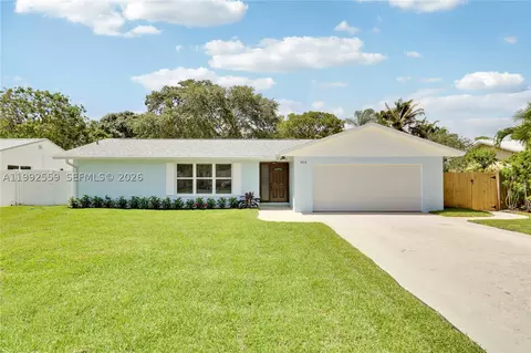 404 Highwood Cir, Jupiter, FL 33458
