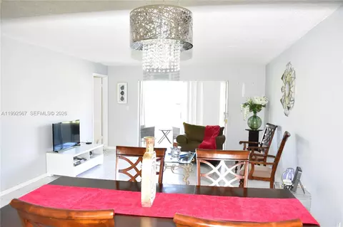 9020 Sunrise Lakes Blvd #304, Sunrise, FL 33322