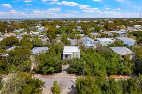 View/Area - 20 Coral Dr, Key Largo, FL 33037 photo 8 of 18