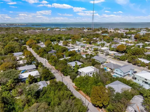 View/Area - 20 Coral Dr, Key Largo, FL 33037 photo 9 of 18