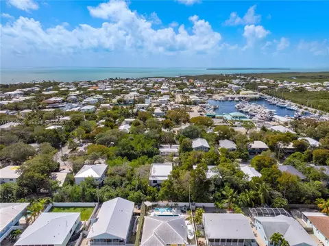 View/Area - 20 Coral Dr, Key Largo, FL 33037 photo 15 of 18