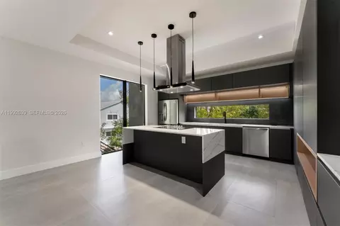 Kitchen - 20 Coral Dr, Key Largo, FL 33037 photo 3 of 6