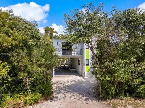 Exterior - 20 Coral Dr, Key Largo, FL 33037 photo 11 of 12