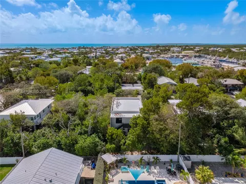 View/Area - 20 Coral Dr, Key Largo, FL 33037 photo 5 of 18