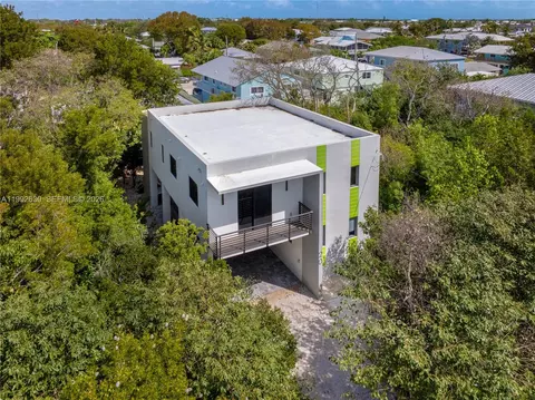 View/Area - 20 Coral Dr, Key Largo, FL 33037 photo 1 of 18