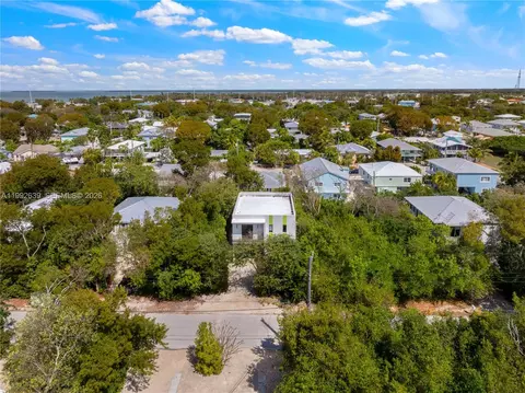 View/Area - 20 Coral Dr, Key Largo, FL 33037 photo 7 of 18