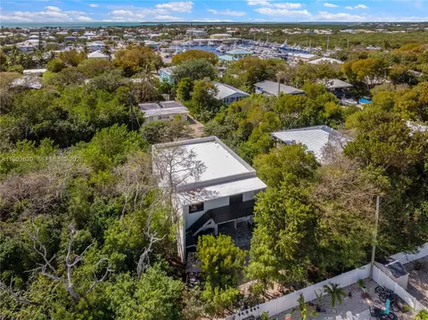 View/Area - 20 Coral Dr, Key Largo, FL 33037 photo 3 of 18